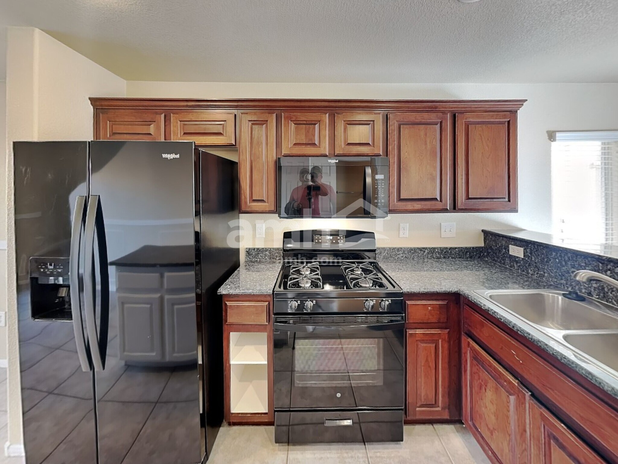 Building Photo - 10819 Hawthorne Berry St