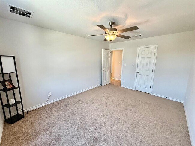 Building Photo - 6601 Folsom Ave