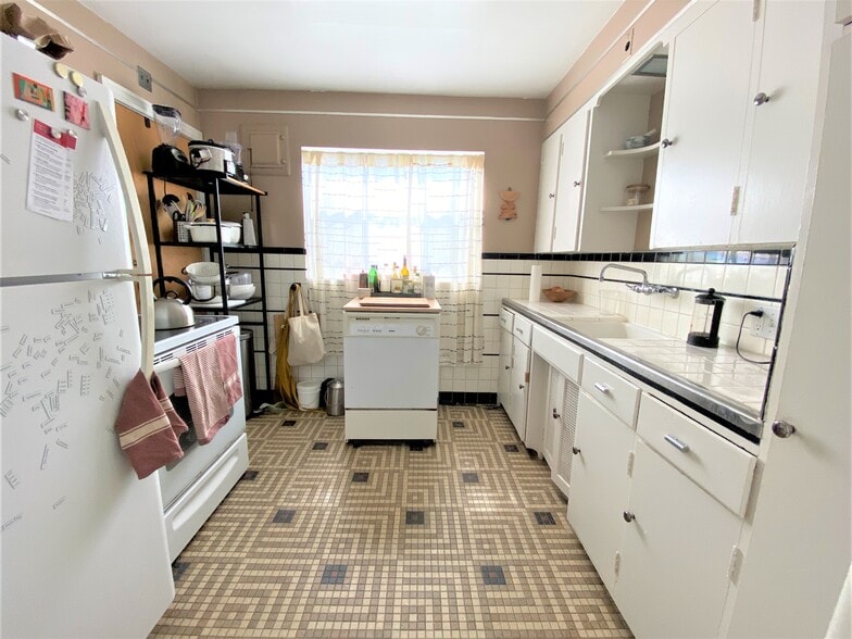 Kitchen - 1614 Ferndale Pl