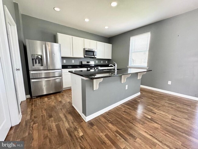 Building Photo - 122 S Marshview Terrace
