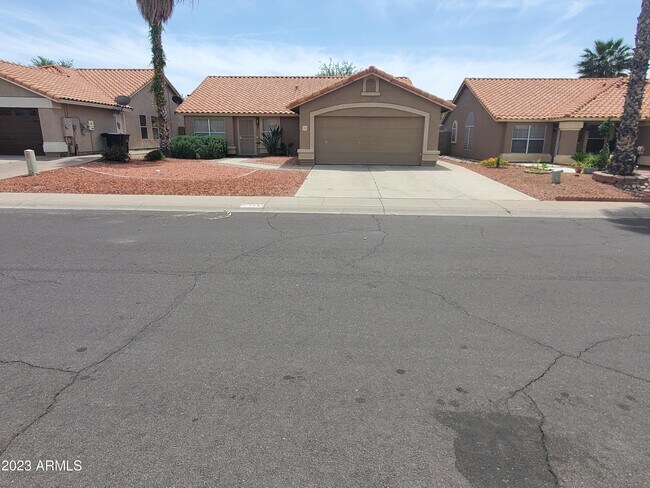 Primary Photo - 7541 W Calavar Rd
