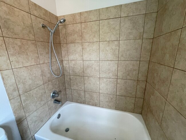 Building Photo - 9235 Ridge Post