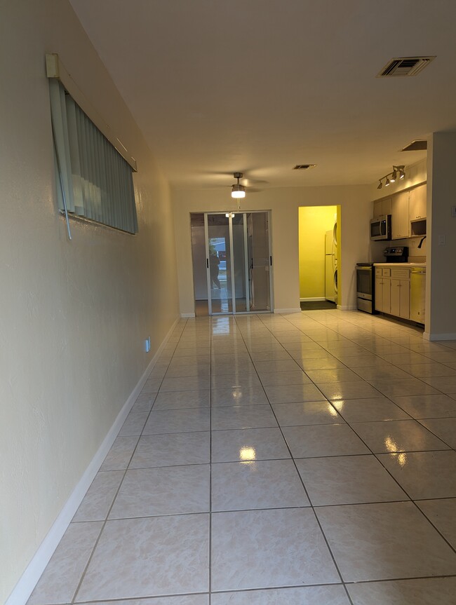 dining area/ kitchen - 2507 Scott St