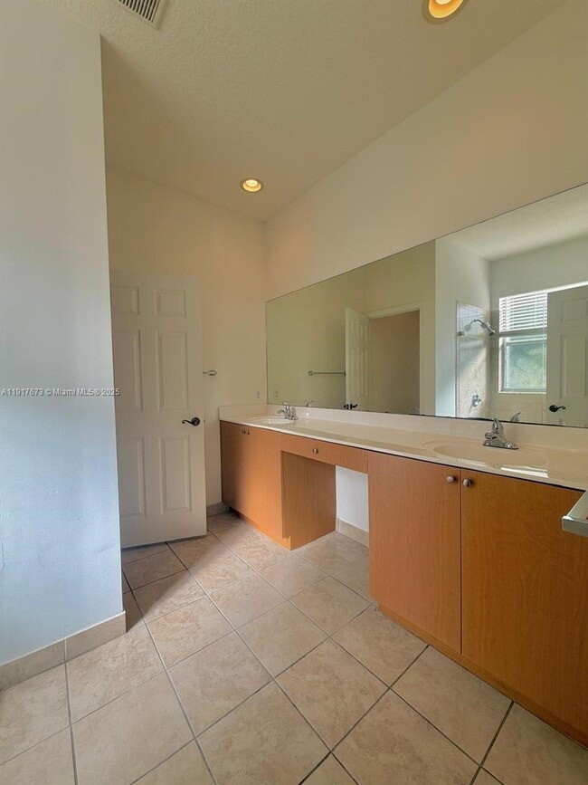 Building Photo - 3972 SW 149th Pl