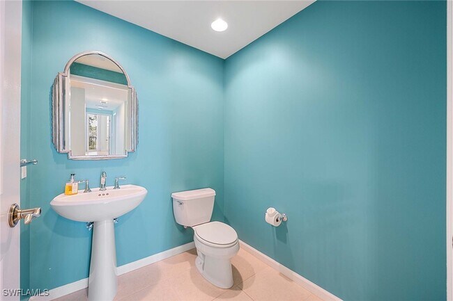 Building Photo - 455 Cove Tower Dr
