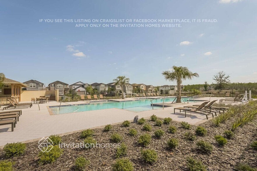 Building Photo - 8461 Campus Woods Way