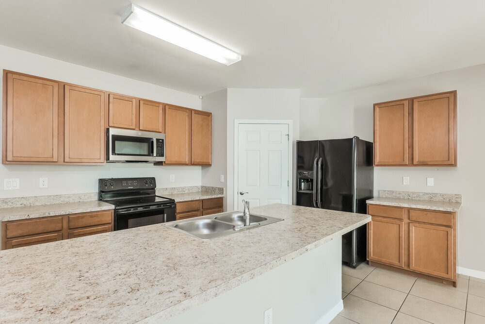 Building Photo - 4413 SW 15th Ave