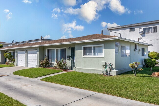 Building Photo - Denker Avenue Apartment Homes