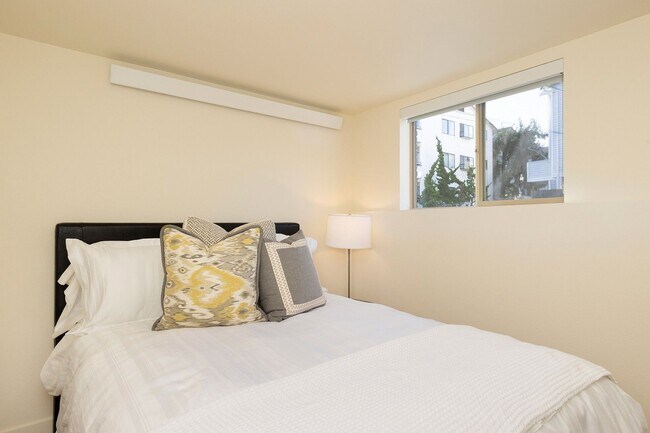 Building Photo - Ballard Gem! Updated Apartment w/ Parking, Bright Interiors & Steps to Dining + Parks