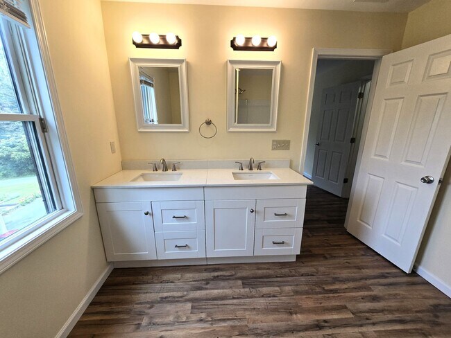 Building Photo - 1232 Highland Hall Rd