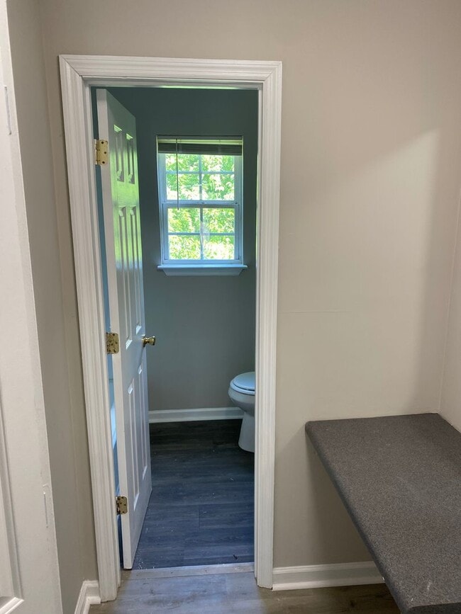 Building Photo - Coming soon! 3 bed 2 bath recently updated