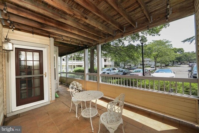 Building Photo - 115 Cascade Ct