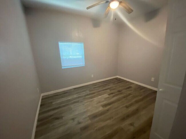 Building Photo - 1 Bedroom 1 Bath Duplex in Ormand Beach fo...