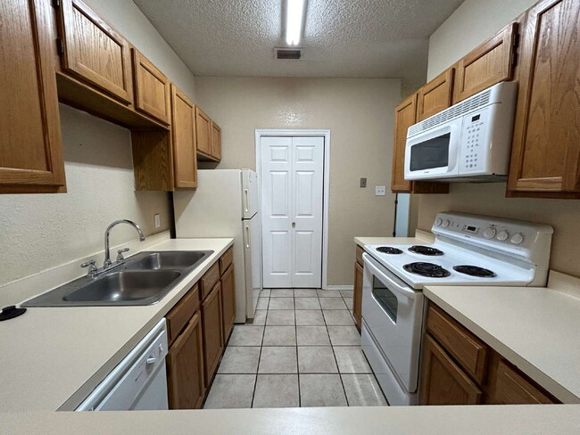Building Photo - Beautiful Timber Ridge Condos near Jan Jennings Park