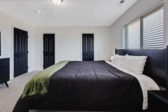 Building Photo - 4611 S Merrivale Pl