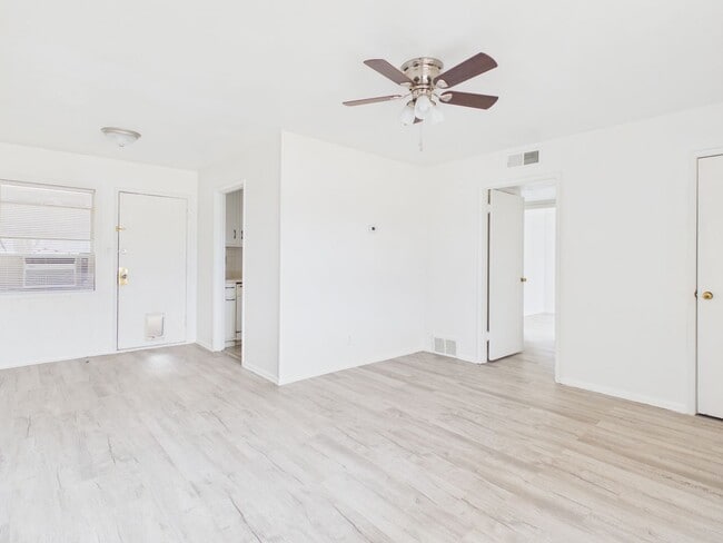 Building Photo - 3008 Westhaven Dr