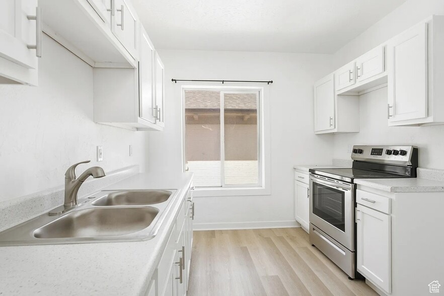 Building Photo - 832 25th St