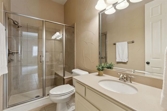 Building Photo - 814 Barton Springs Dr