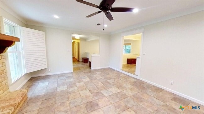 Building Photo - 805 Timber Dr