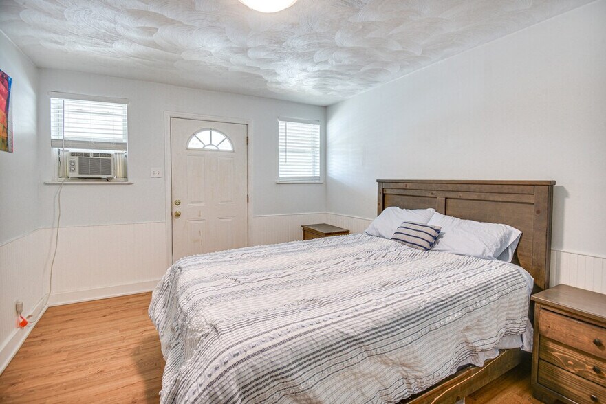 Building Photo - 9666 Rallston St