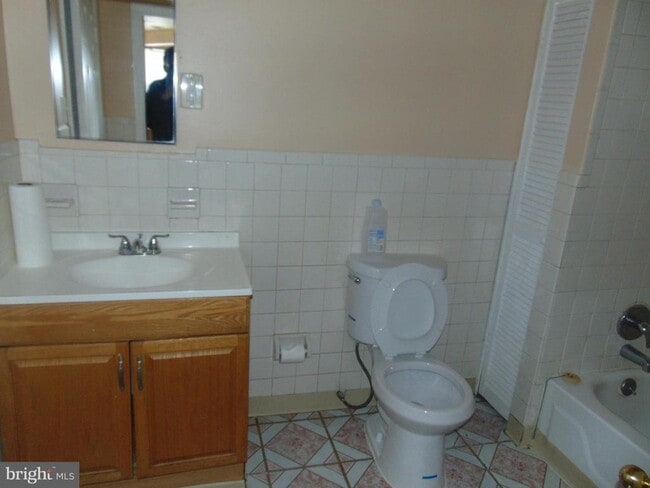 Primary Photo - 2985 Yorkship Square