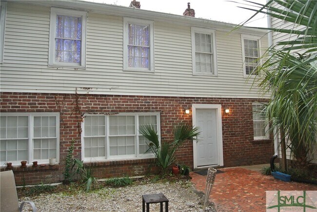 Building Photo - 1415 E 42nd St