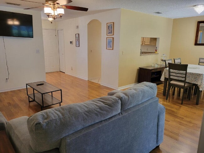 Building Photo - Cozy 2 Bedroom Home in 55+ Kings Ridge