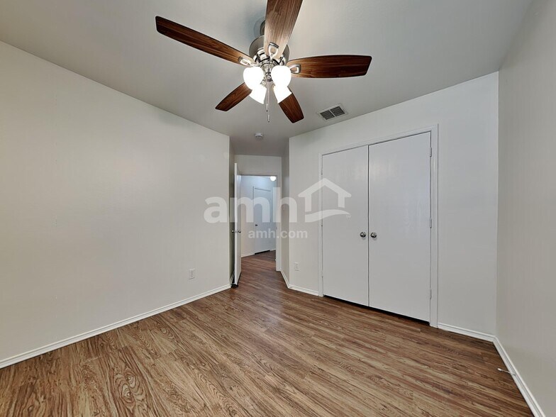 Building Photo - 115 Windsor