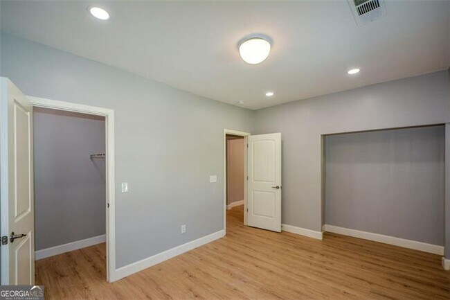 Building Photo - 2203 Wingate St SW