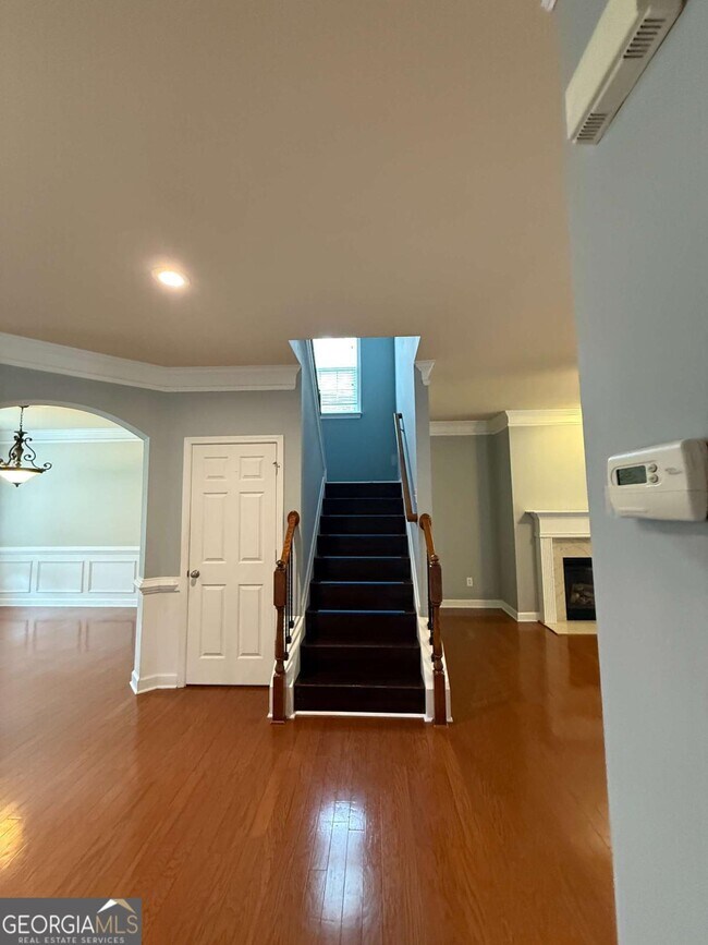 Building Photo - 2501 Royston Dr