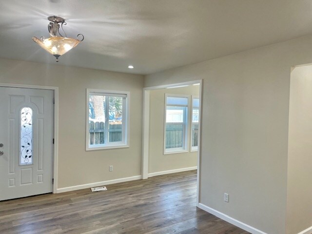 Building Photo - 1089 6th Ave