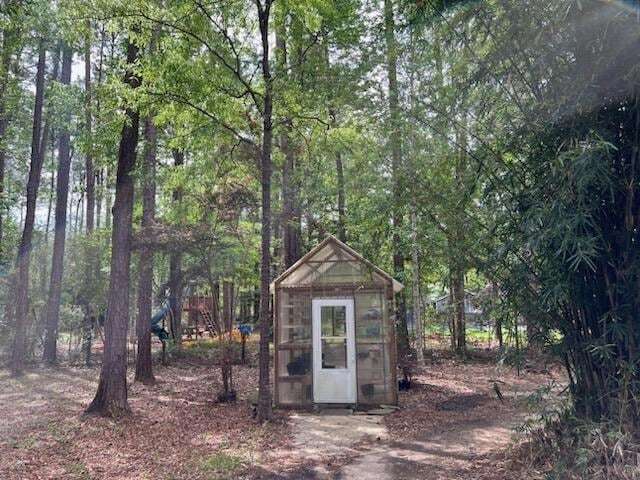 Building Photo - 104 Big Pine Dr