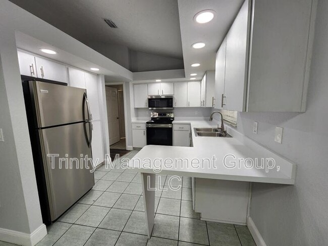 Building Photo - 13496 Wilburton St