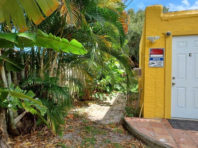 Building Photo - 510 Evergreen Dr