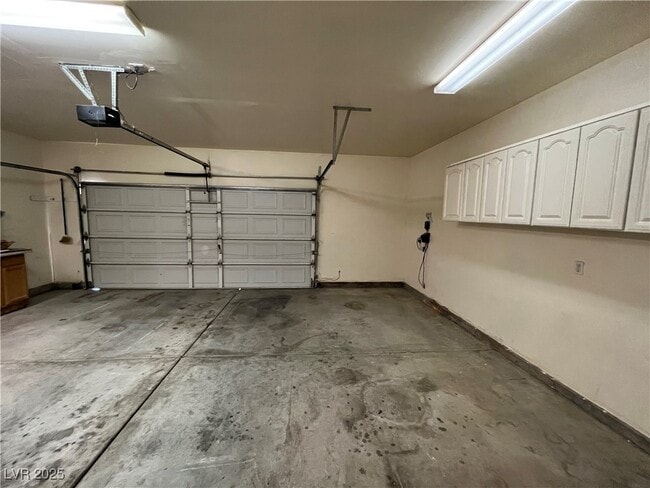 Building Photo - 5712 N Tropic Mist St