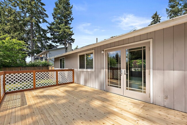 Building Photo - Charming 3-Bed Rental Home in Olympia | Pe...