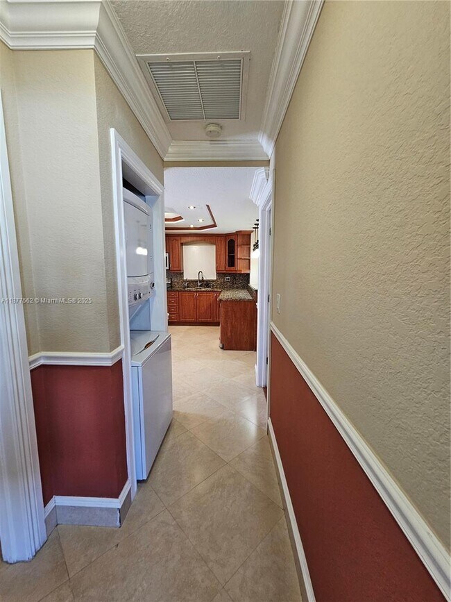 Building Photo - 17215 SW 115th Ave