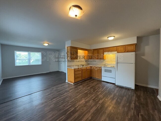 Building Photo - 1931 S Gala Dr