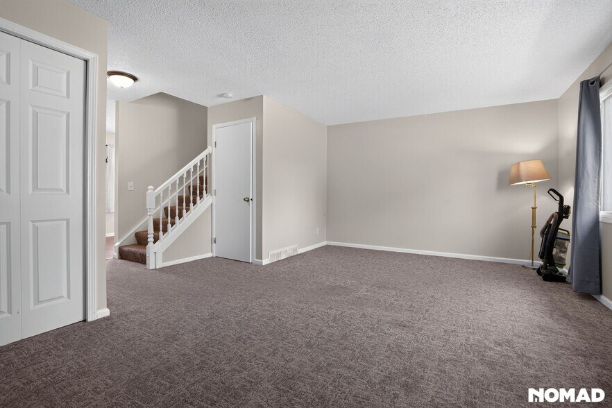 Building Photo - 16112 Foliage Ave