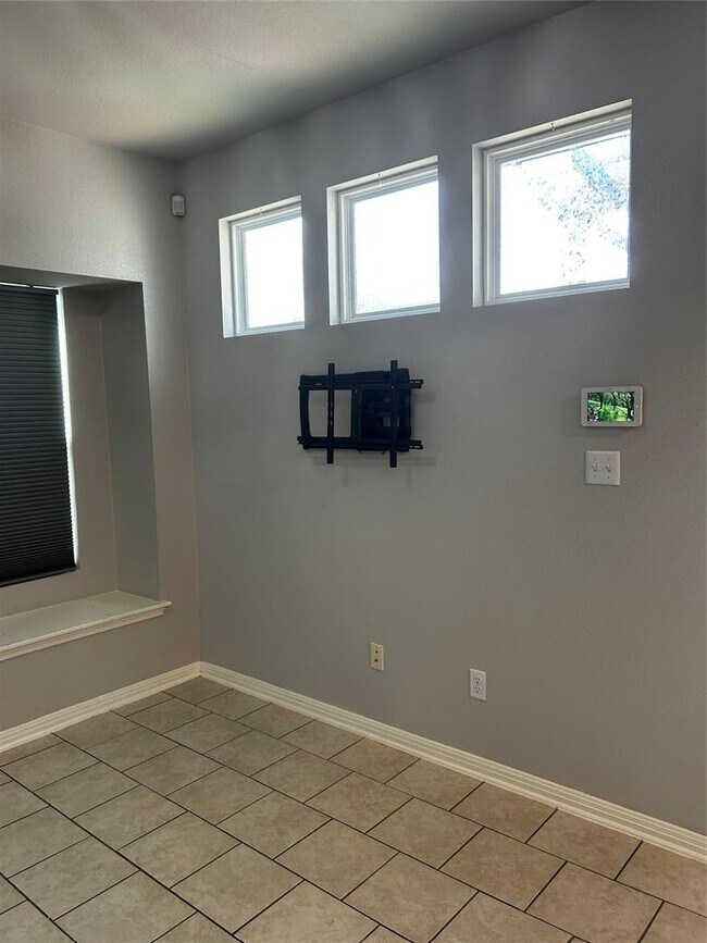 Building Photo - 150 Gambel Oak Way