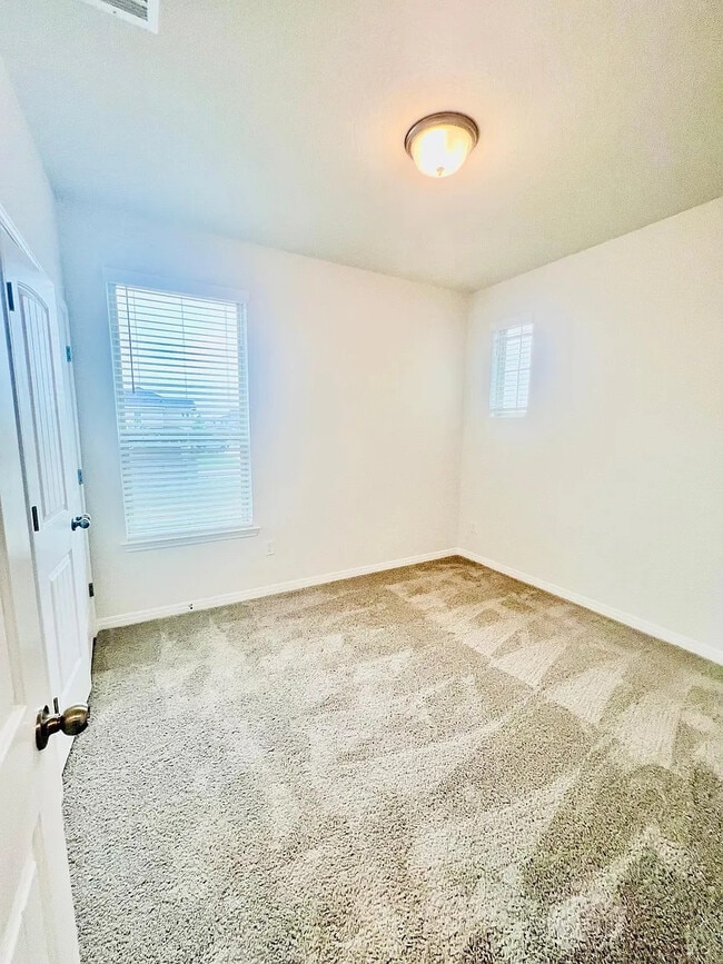 Building Photo - Room in Townhome on Cowbird Path
