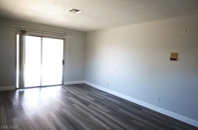 Building Photo - 1309 E Cartier Ave