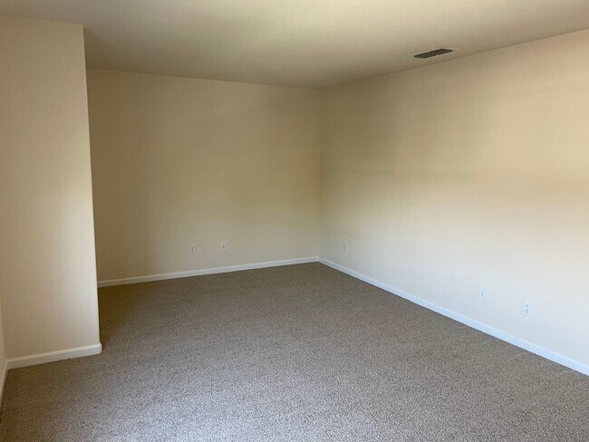 Building Photo - NICE TWO STORY HOME IN WEST ROSEVILLE