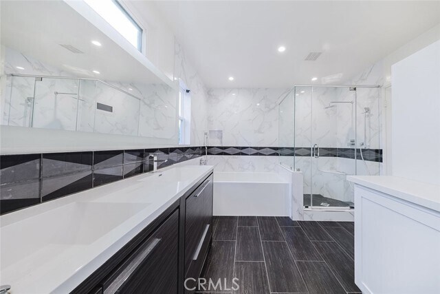 Building Photo - 5817 Lockhurst Dr