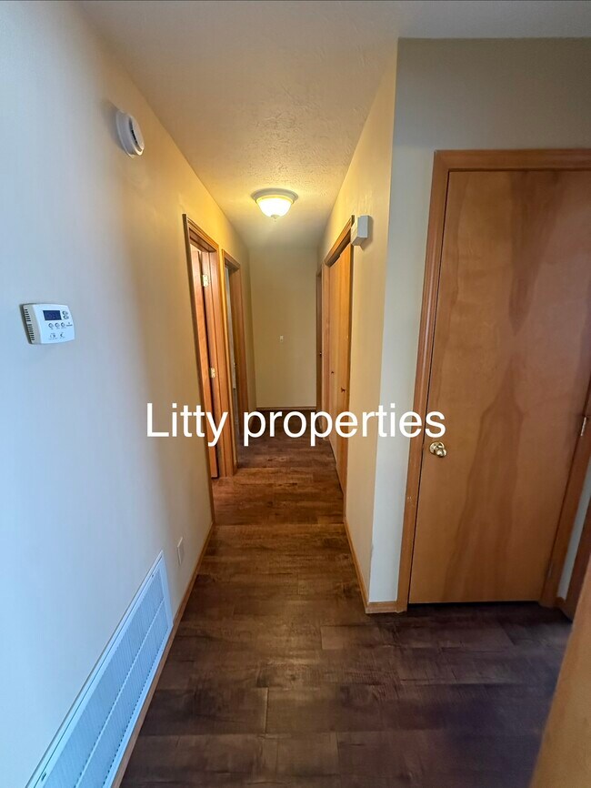 Building Photo - 1505 Stonebrook Ct