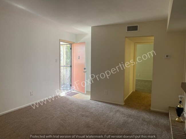 Building Photo - 1600 N Wilmot Rd
