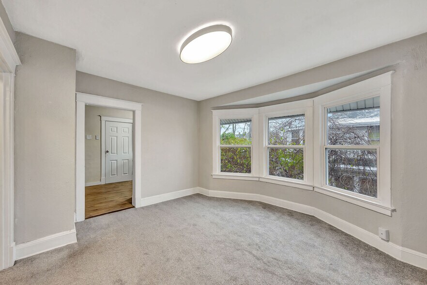 Building Photo - 2243 Hannaford Ave