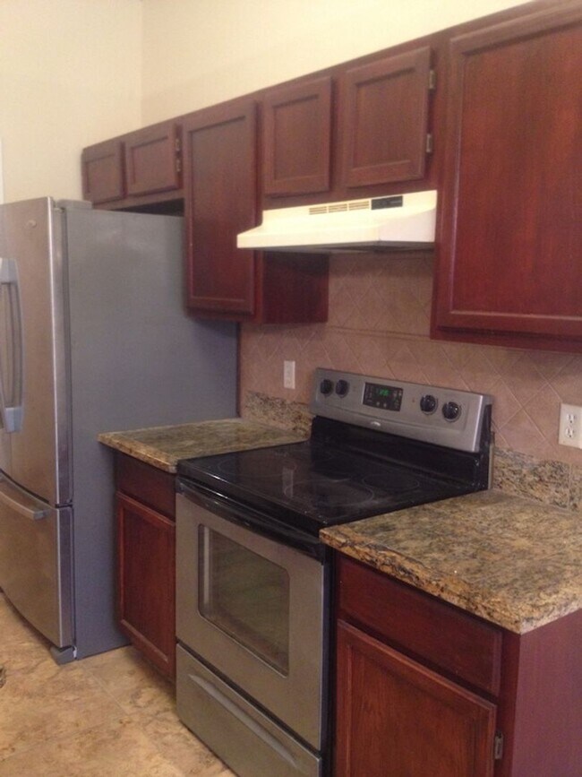 Building Photo - 3-Bedroom, 2-Bathroom single-family home brick construction