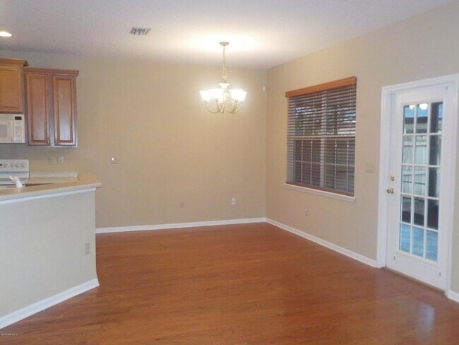 Building Photo - Charming 3 bedroom, 2.5 bath home in Oakle...