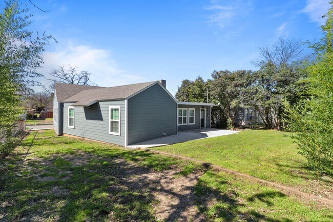 Building Photo - Completely Renovated Home Less Than 1 Mile From TCU